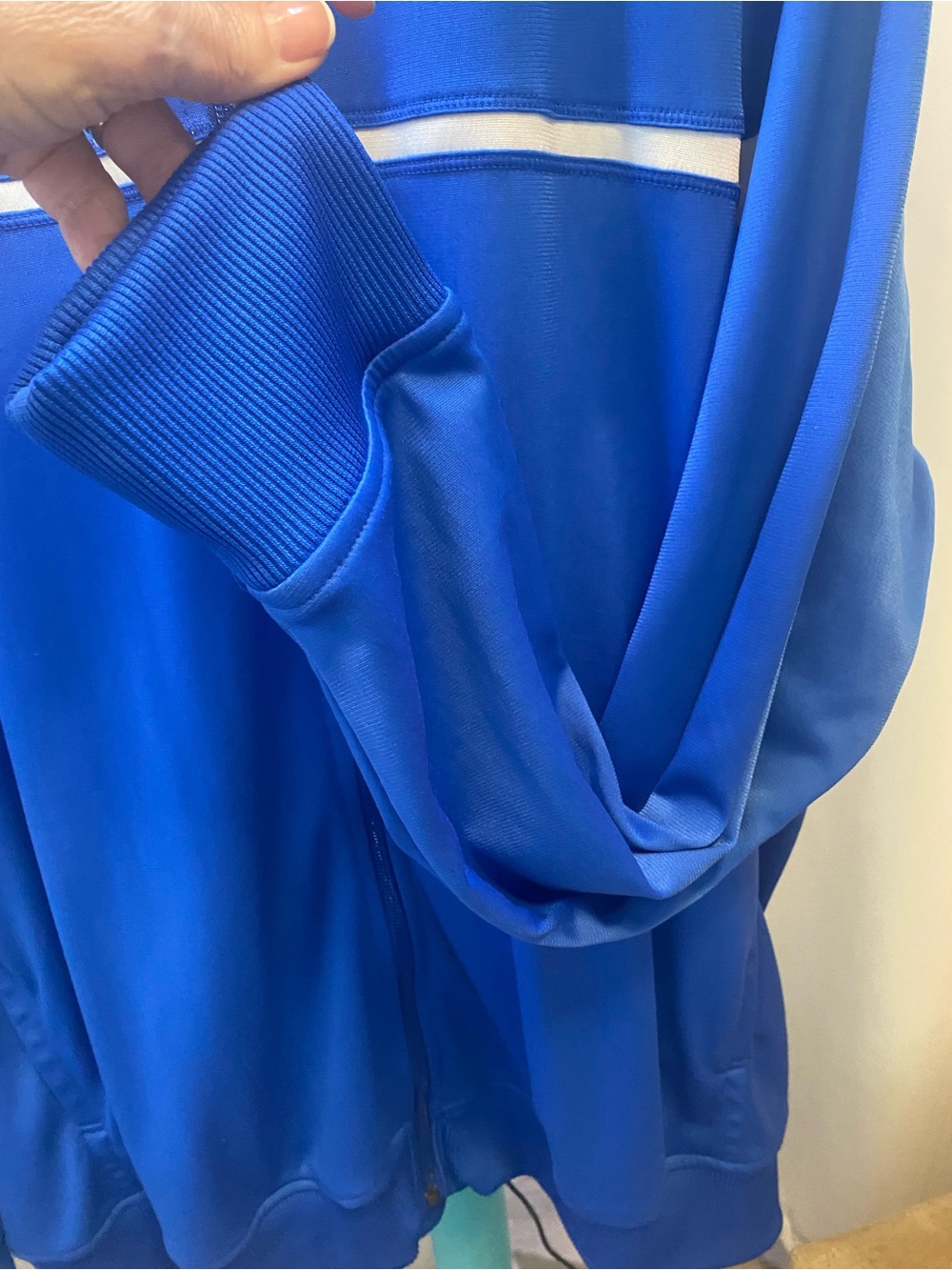 Nike Men’s Royal Blue Full-Zip Performance Jacket with White Stripe - Picture 5 of 7